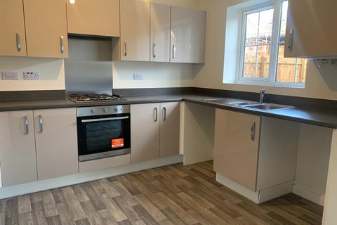 4 bedroom house to rent, Chillingham Road, WINSFORD
