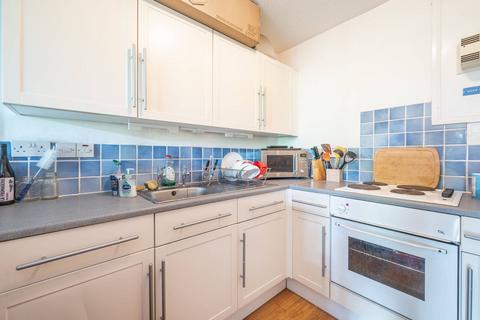 2 bedroom flat to rent, Reachview Close, Camden, London, NW1
