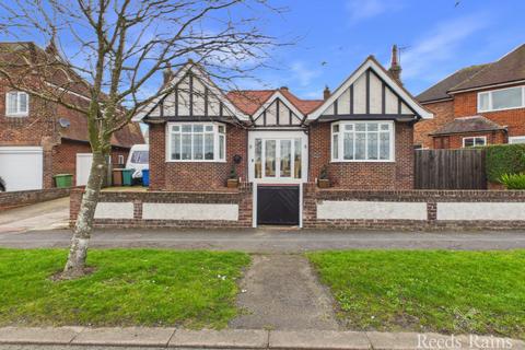 2 bedroom bungalow for sale, Kingston Road, East Yorkshire YO15