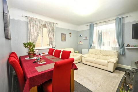 2 bedroom flat for sale, Upperton Road, Eastbourne