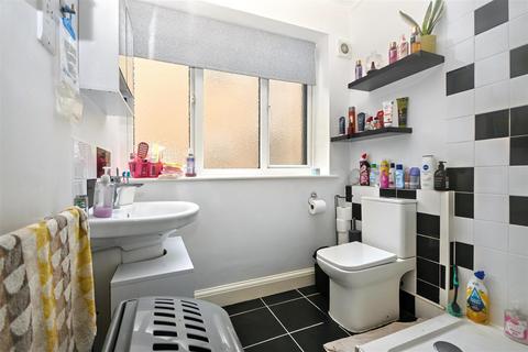 2 bedroom flat for sale, Upperton Road, Eastbourne
