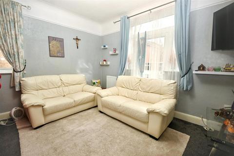 2 bedroom flat for sale, Upperton Road, Eastbourne