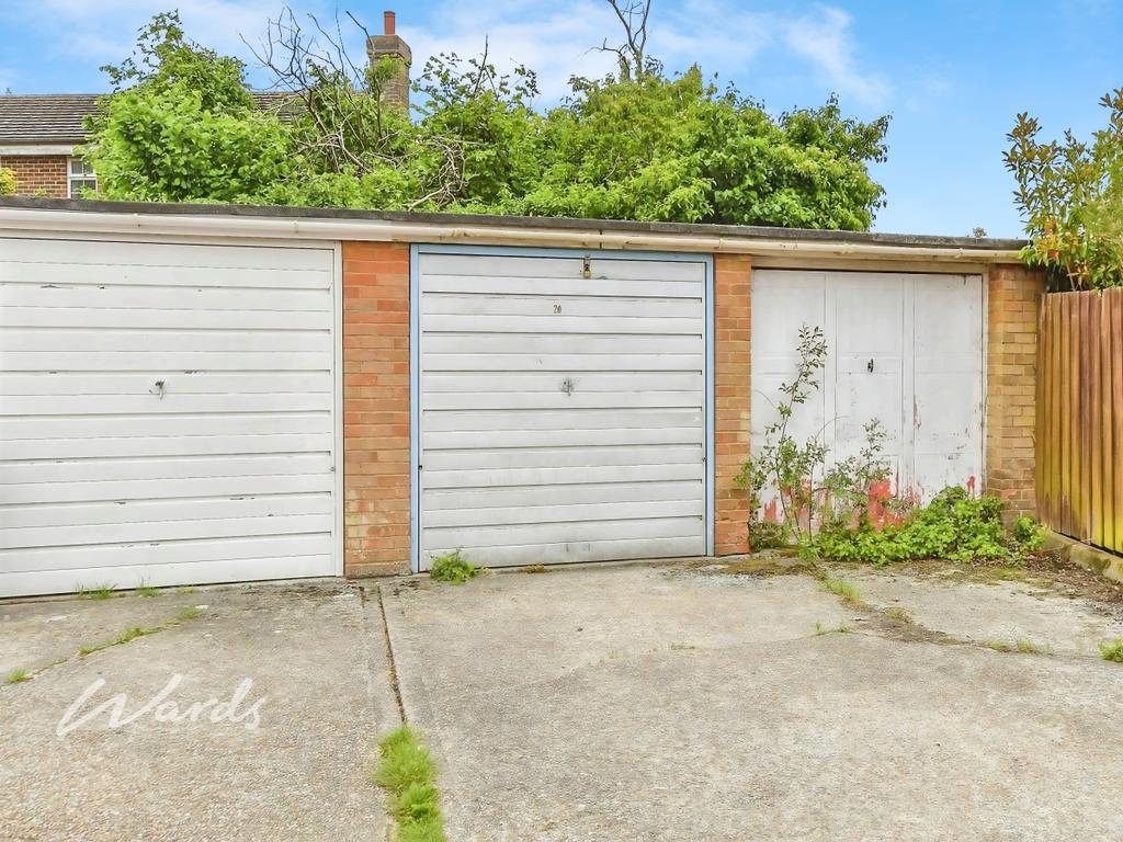 Driveway/Garage