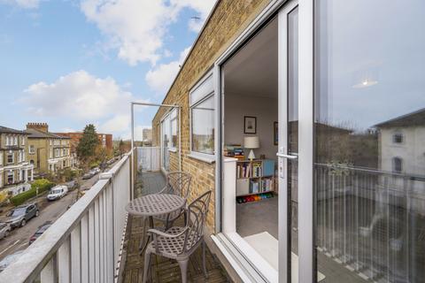 2 bedroom apartment to rent, Riverdene Court, Surbiton KT6