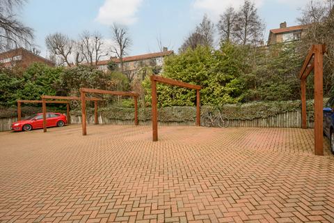 2 bedroom apartment for sale, Queensmere Road, London SW19
