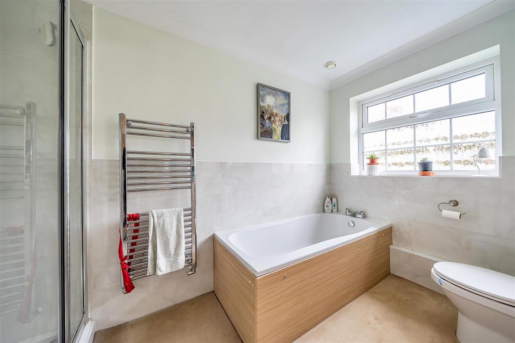 En-Suite Bathroom