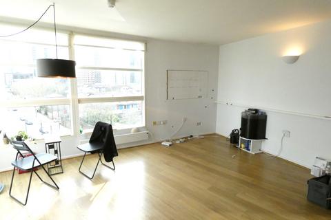 2 bedroom flat to rent, Lumina building  Prestons Road, London E14