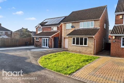 undefined, Griffiths Close, Swindon