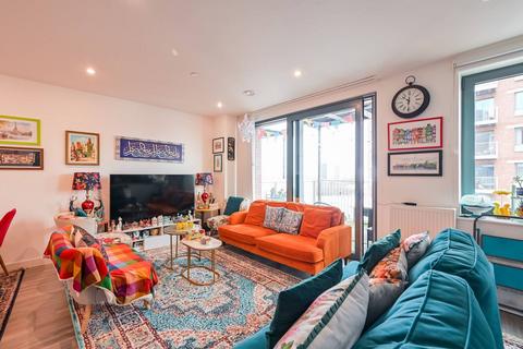 3 bedroom flat for sale, Lock Apartments, London E3