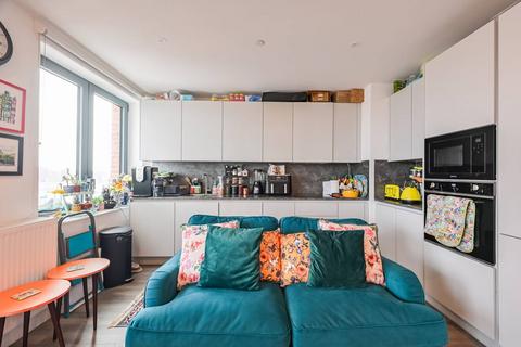 3 bedroom flat for sale, 21 Gillender Street, London E3