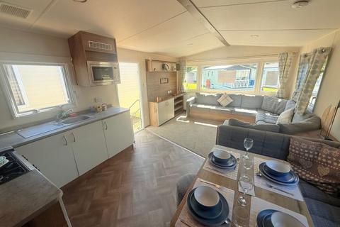 2 bedroom park home for sale, Dovercourt Holiday Park – Essex
