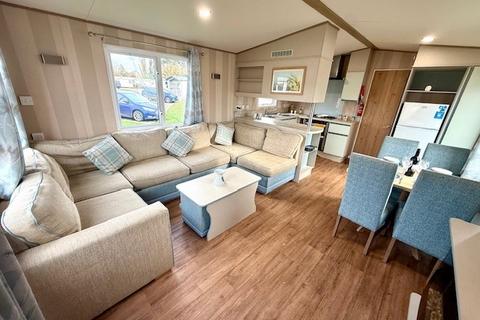 3 bedroom park home for sale - Dovercourt Holiday Park – Essex