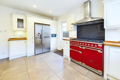 4 bedroom detached house for sale, Garrick Close, Hersham, Walton-On-Thames
