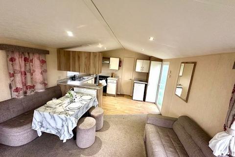 2 bedroom park home for sale, Dovercourt Holiday Park – Essex