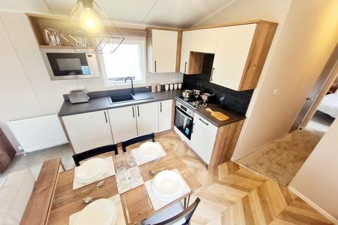 2 bedroom park home for sale, Dovercourt Holiday Park – Essex