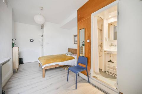 Studio to rent, Stoke Newington Church Street, Stoke Newington, London, N16