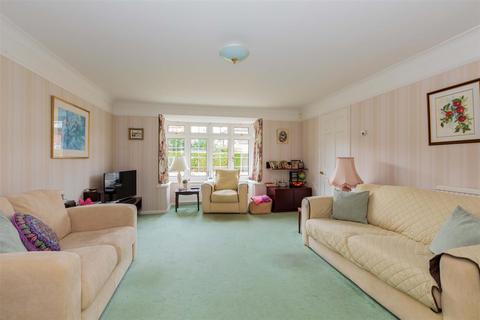 4 bedroom detached house for sale, Castle Drive, Maidenhead