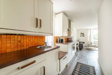 1 bedroom flat to rent, Pembridge Gardens, Notting Hill Gate, London, W2