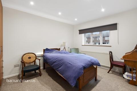 3 bedroom end of terrace house for sale, George Crescent, LONDON