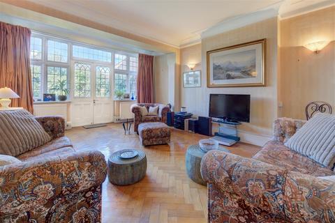 4 bedroom semi-detached house for sale, Harman Drive, NW2