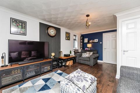 3 bedroom semi-detached house for sale, Main Street, Ealand, Scunthorpe