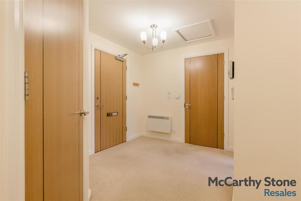 8681988-interior10.jpg