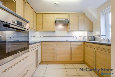 1 bedroom apartment for sale, Farringford Court, Avenue Road, Lymington, Hampshire, SO41 9PA