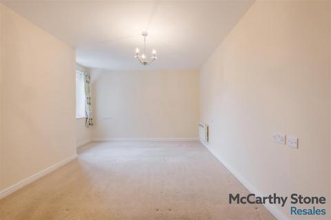 1 bedroom apartment for sale, Farringford Court, Avenue Road, Lymington, Hampshire, SO41 9PA