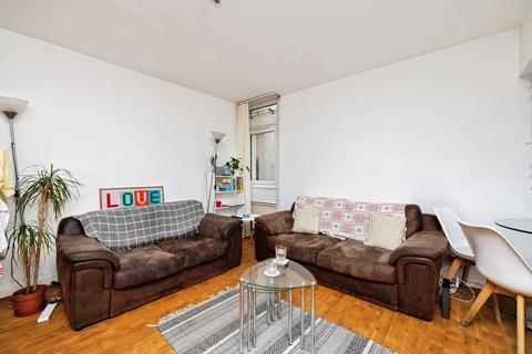 4 bedroom flat for sale, Cedars Road, London, SW4