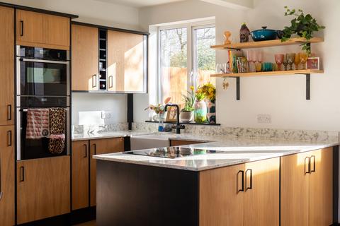 3 bedroom semi-detached house for sale, Landseer Road, Clarendon Park, LE2