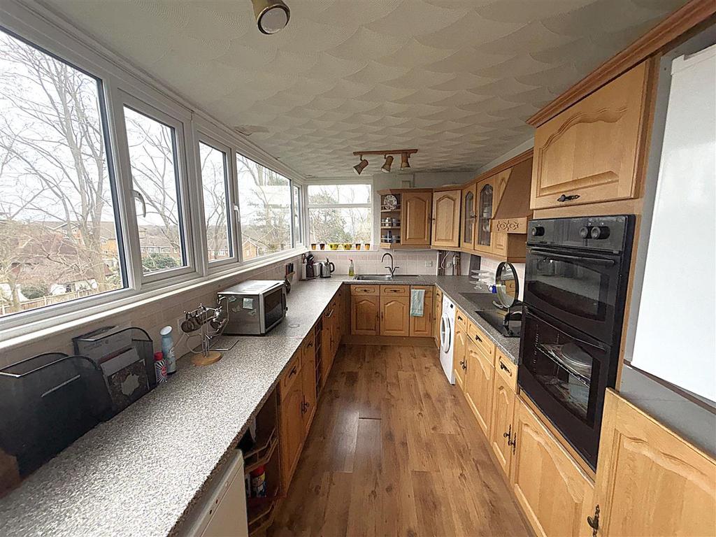 Fitted kitchen