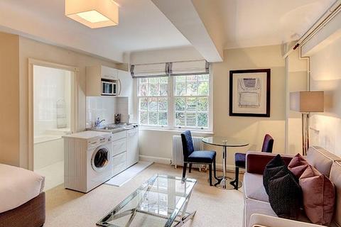 Studio to rent, Pelham Court, London SW3