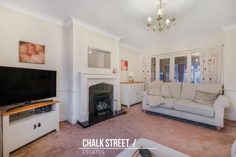 3 bedroom semi-detached house for sale, Glenton Way, Romford, RM1