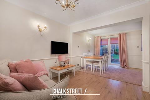 3 bedroom semi-detached house for sale, Glenton Way, Romford, RM1