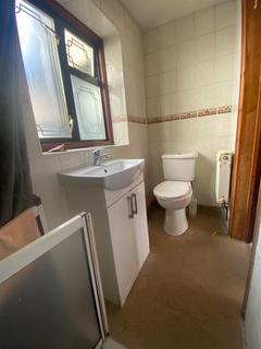 Studio to rent, Ilford, IG1