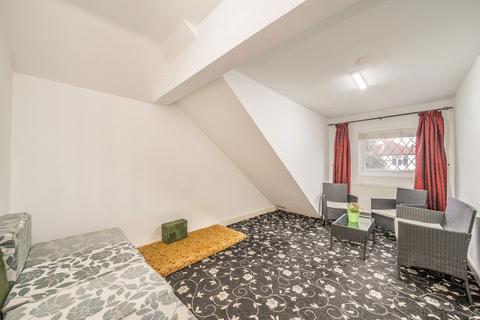 2 bedroom maisonette to rent, Charterhouse Avenue, Wembley HA0