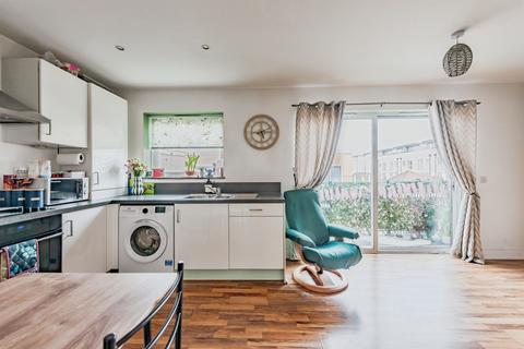 undefined, Thornton Side, Redhill
