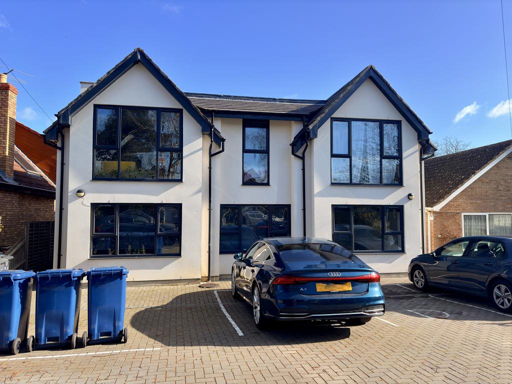 Two Bedroom Flat on Cambridge Rd, CB22