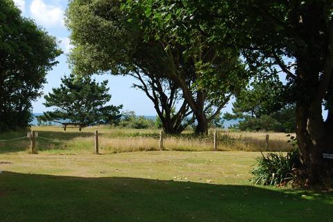 2 bedroom flat for sale, Beacon Drive, Highcliffe, Christchurch, BH23 5DH