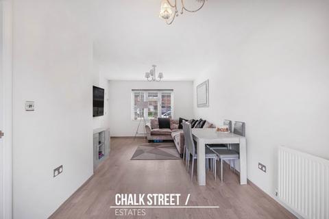 3 bedroom end of terrace house for sale, Stapleton Crescent, Rainham, RM13