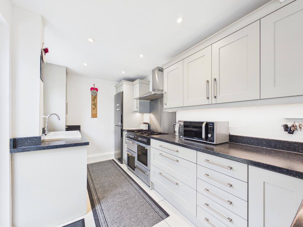 Cam01354 g0 pr0686 still005