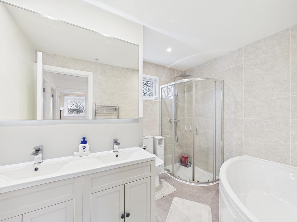 Cam01354 g0 pr0686 still019