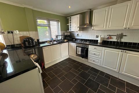 3 bedroom terraced house for sale, Page Close, CALNE