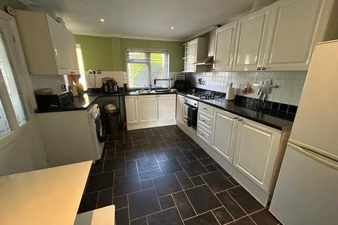 3 bedroom terraced house for sale, Page Close, CALNE