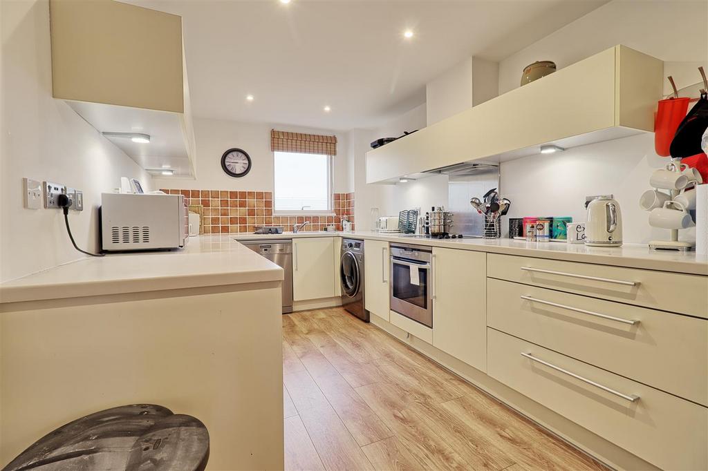 Kitchen 2.jpg