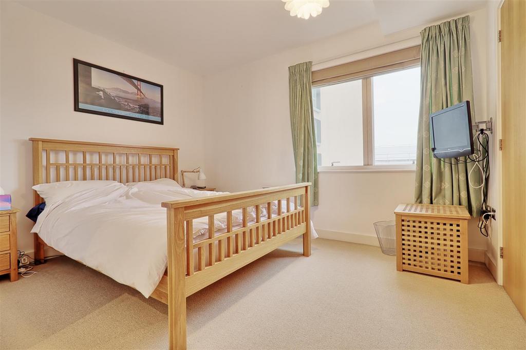 Bedroom 1.jpg