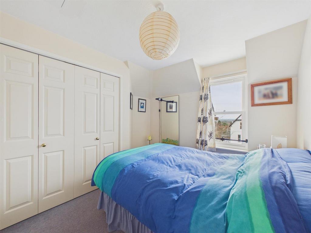 Bed1.jpg