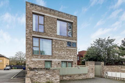 undefined, Uxbridge Road, London W7