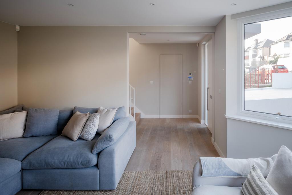 329843 - Dollis Hill Avenue, London NW2 - high ...