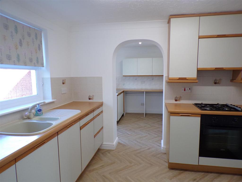 Kitchen1.JPG